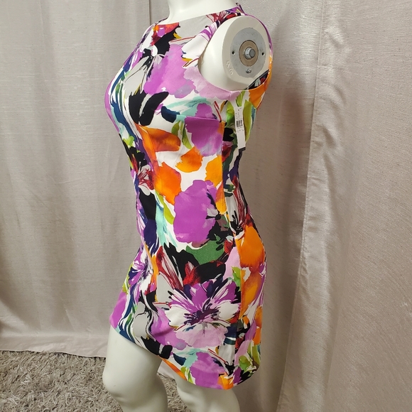 Multicolor Floral Sleeveless Dress - Picture 3 of 6